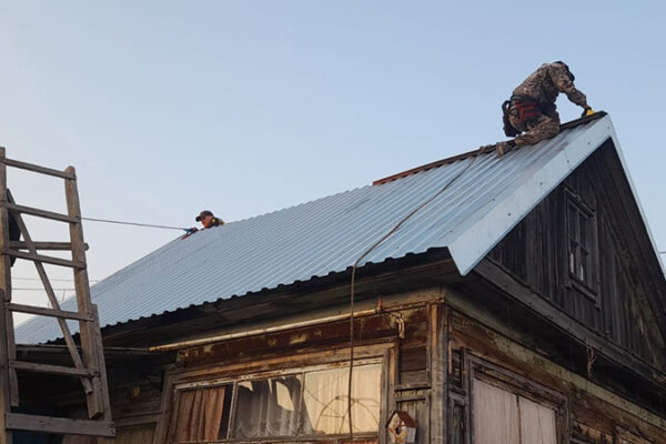 Ремонт крыши на дачном домике